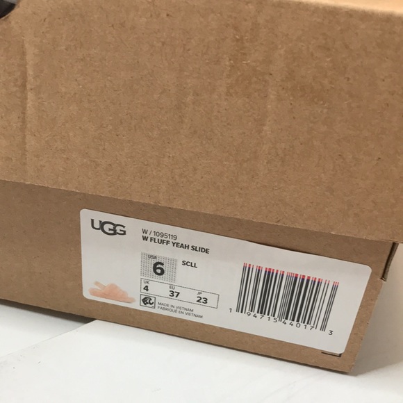 New UGG Fluff Yeah Slide Scallop - Picture 8 of 9